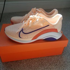 Nike women Zoom X  pink atletic shoe size 8 1/2 NEW